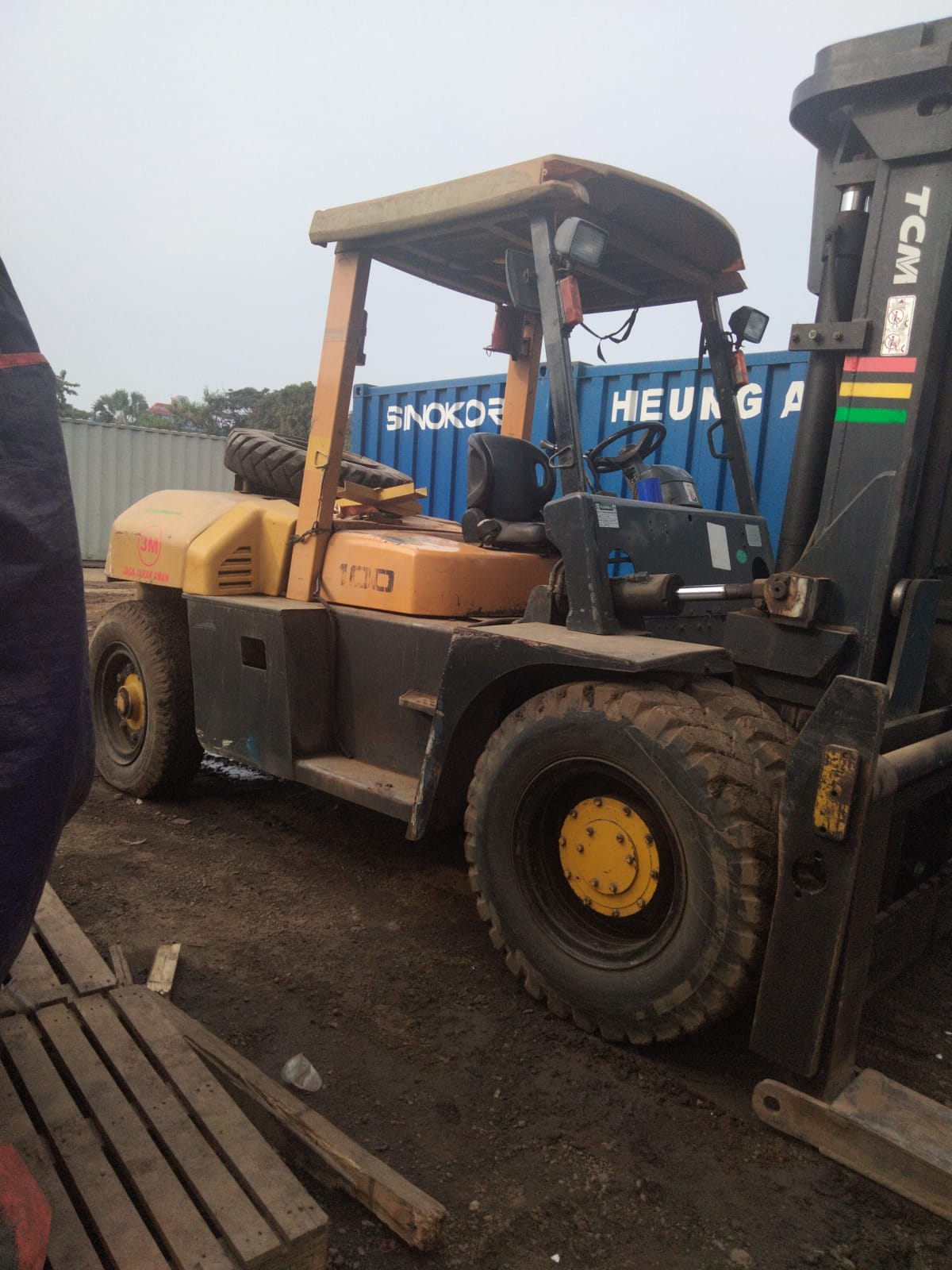 Rental Forklift & Crane - 3